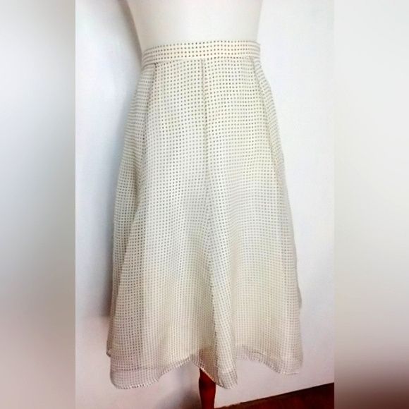 NEIMAN MARCUS SILK SKIRT  NWOT - Picture 1 of 7
